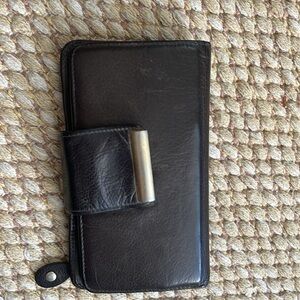 Genuine leather brown wallet 
FREE IF YOU BUNDLE WITH ANY PURCHASE FROM MY SHOP